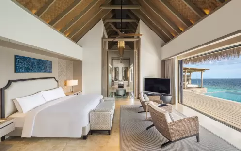 4. King Overwater Villa_Bedroom